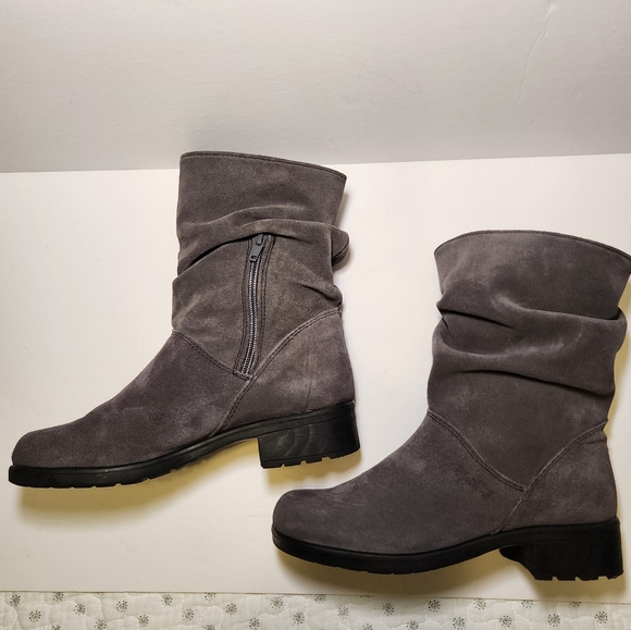 Martino of Canada Grey Suede Slouchy Boots Size 7 - Picture 2 of 6